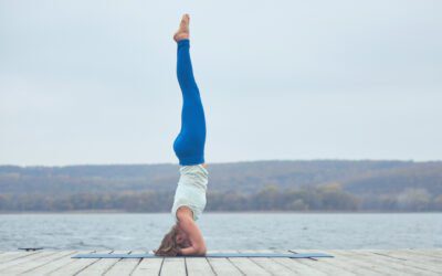 Shirshasana atau Headstand : Manfaat, Bagaimana Melakukannya dan Efek Sampingnya