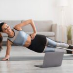 Mat Pilates : Bagaimana Melakukan, Manfaat dan Kesalahan Umum