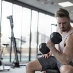 Os 10 melhores exercícios que podem ser feitos com tijolos em sua casa