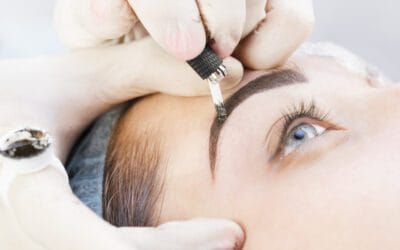 هل يؤلم Microblading: ما هو رأي الألم في Microblading؟