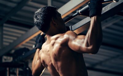 Para fazer uma pull-up, comece com os negativos: cinco teclas para fazê-las corretamente