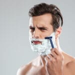 A compreensão e a Gestão Secar a Pele Após o Barbear: Um Guia detalhado